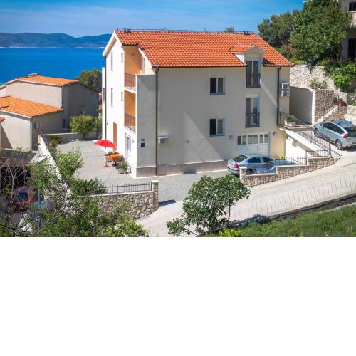 Apartments and rooms by the sea Brela, Makarska - 13118