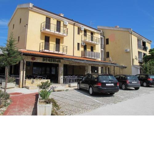 Apartments and Rooms Degenija