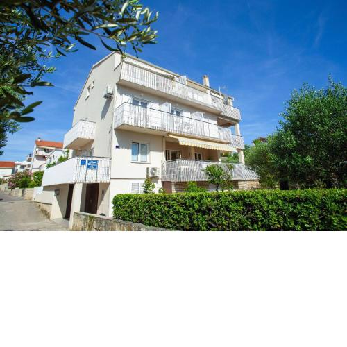 Apartments and Rooms Ivan