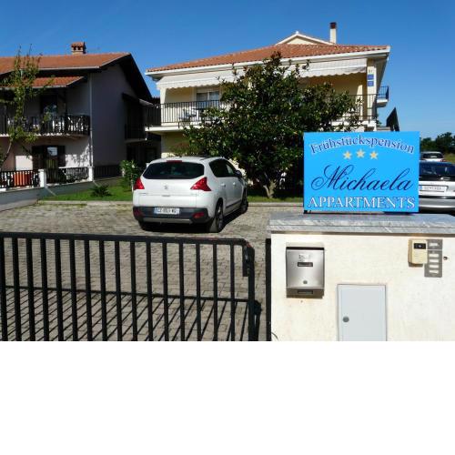 Apartments and Rooms Michaela
