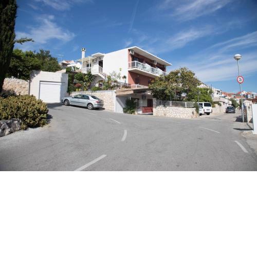 Apartments and Rooms Nikol