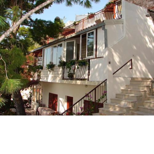 Apartments and Rooms Roza