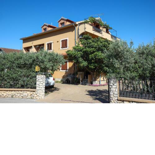 Apartments and Rooms Sinka