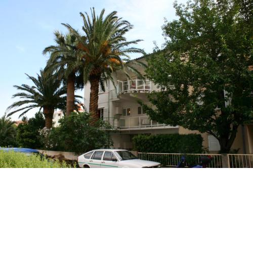 Apartments and rooms with parking space Makarska - 6644