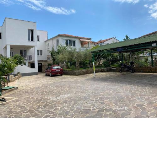Apartments and rooms with parking space Rovinj - 23148