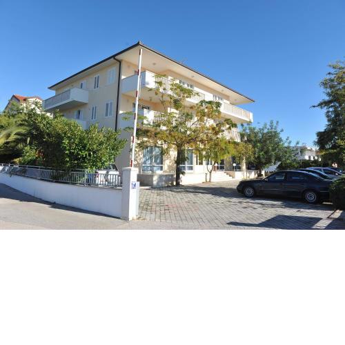 Apartments and rooms with parking space Trogir - 22531