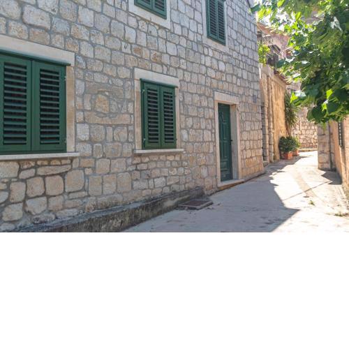 Apartments and rooms with WiFi Lastovo - 13678