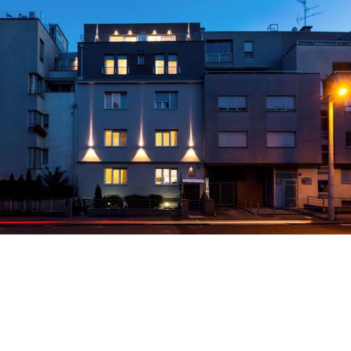 Apartments and rooms with WiFi Zagreb - 14675