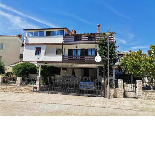 Apartments Anić