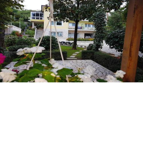 Apartments Anita - One Bedroom Apartment with Garden