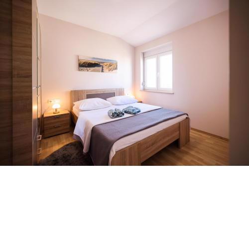 Apartments Anka with Seaview