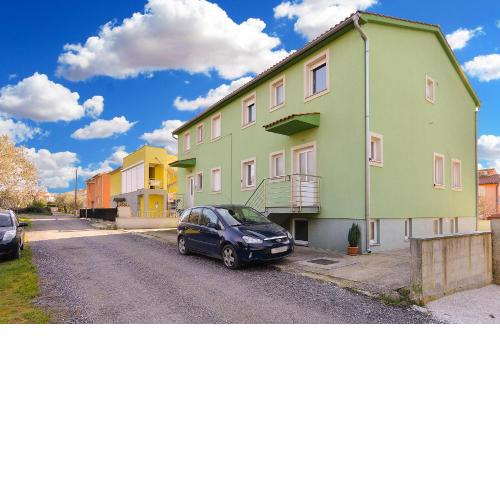 Apartments Ariana 1989
