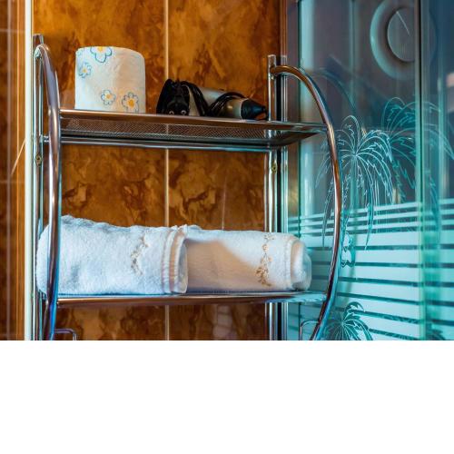 Apartments Aura - Comfort Studio Apartment 4 with shared swimming pool