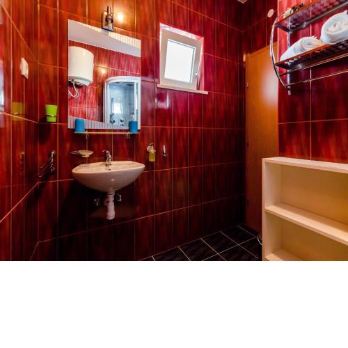 Apartments Aura - Comfort Studio Apartment 6 with shared swimming pool
