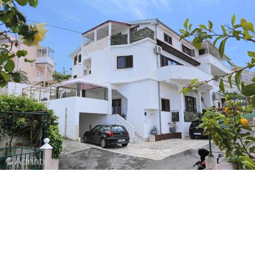 Apartments Bagaric