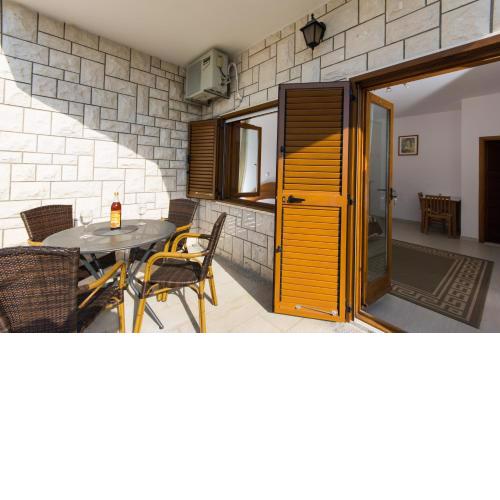 Apartments Bisera