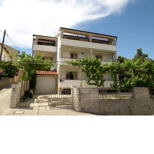 Apartments Biserka