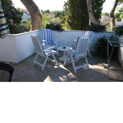 Apartments Brac Mirca