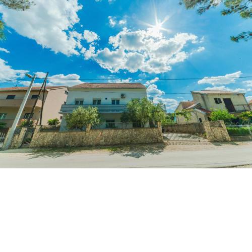 Apartments Brekalo