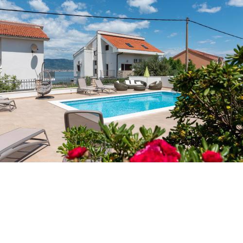 Apartments Brico - Heated Pool