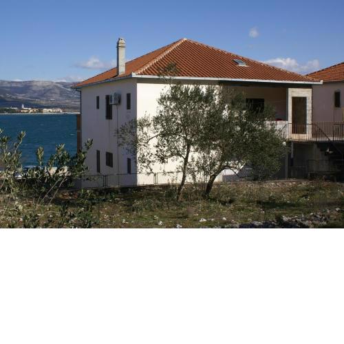 Apartments by the sea Arbanija, Ciovo - 1123