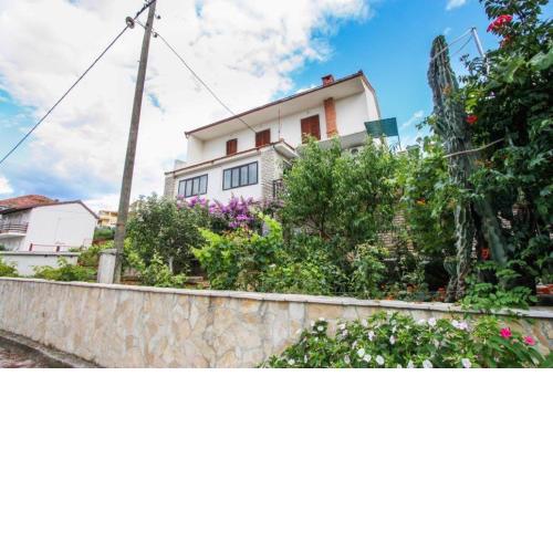 Apartments by the sea Arbanija, Ciovo - 17280
