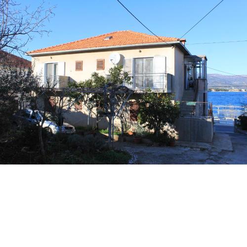 Apartments by the sea Arbanija, Ciovo - 7545