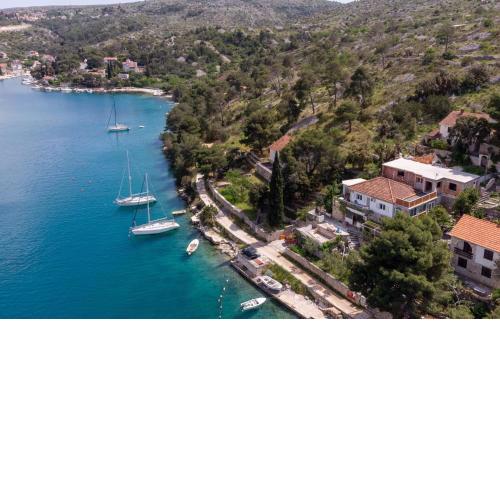 Apartments by the sea Bobovisca na Moru, Brac - 5682