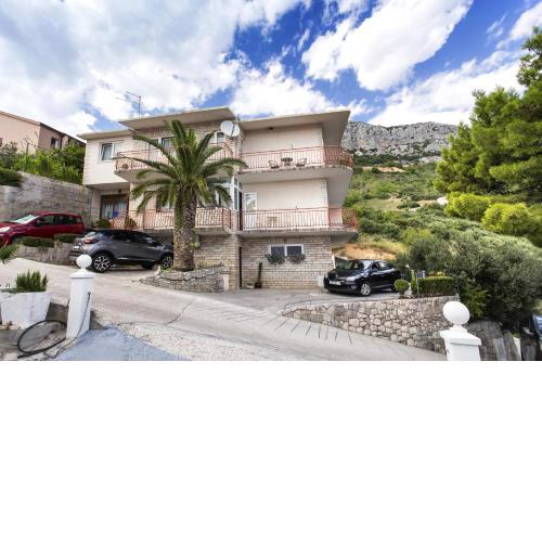 Apartments by the sea Brela, Makarska - 13620