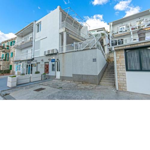 Apartments by the sea Brela, Makarska - 20679