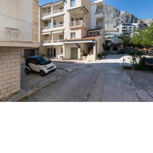 Apartments by the sea Duce, Omis - 5973