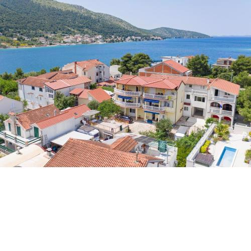 Apartments by the sea Grebastica, Sibenik - 20736