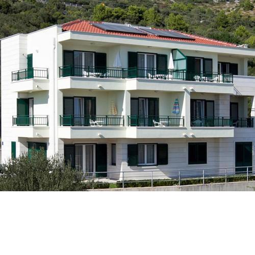 Apartments by the sea Igrane, Makarska - 17292