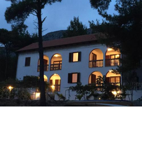 Apartments by the sea Ivan Dolac, Hvar - 11308