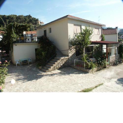 Apartments by the sea Jelsa, Hvar - 584