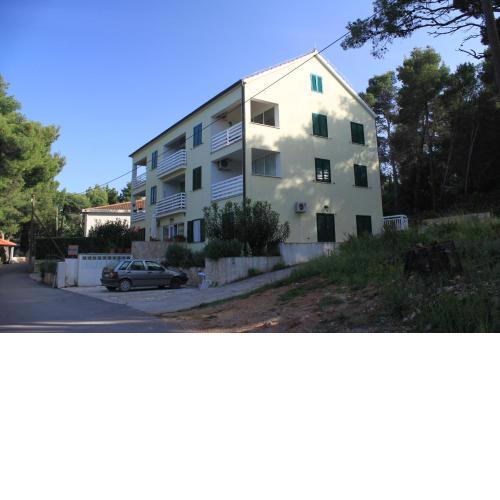 Apartments by the sea Jelsa, Hvar - 8751