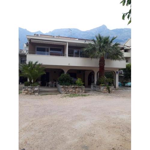 Apartments by the sea Makarska - 16786