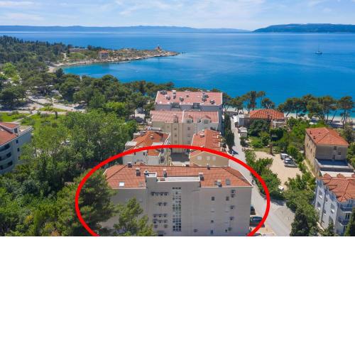 Apartments by the sea Makarska - 19134