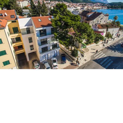 Apartments by the sea Makarska - 19145