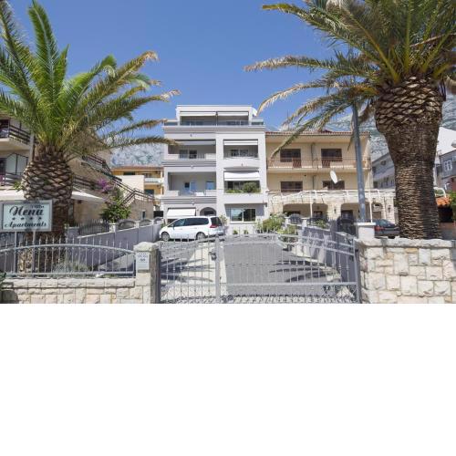 Apartments by the sea Makarska - 20587