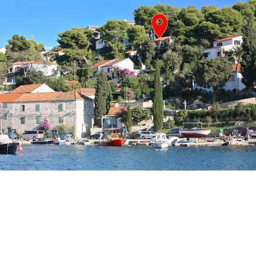 Apartments by the sea Maslinica, Solta - 772