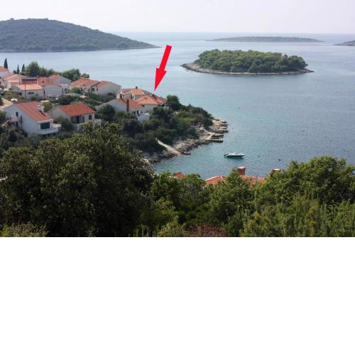 Apartments by the sea Maslinica, Solta - 774
