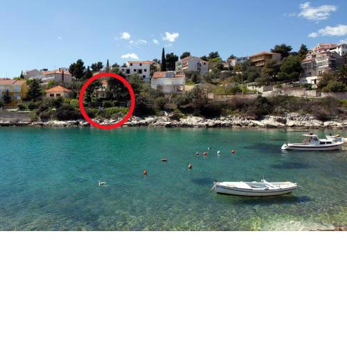 Apartments by the sea Mavarstica, Ciovo - 9432