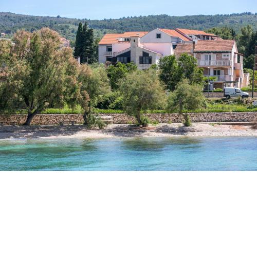 Apartments by the sea Mirca, Brac - 732
