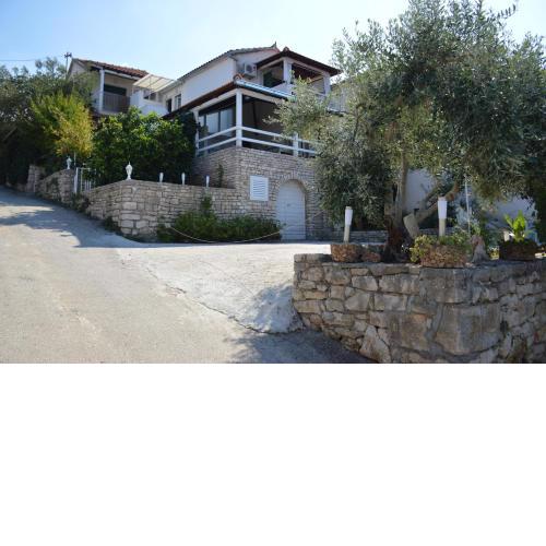Apartments by the sea Necujam, Solta - 16885