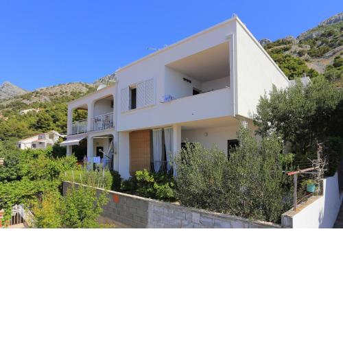 Apartments by the sea Pisak, Omis - 1008