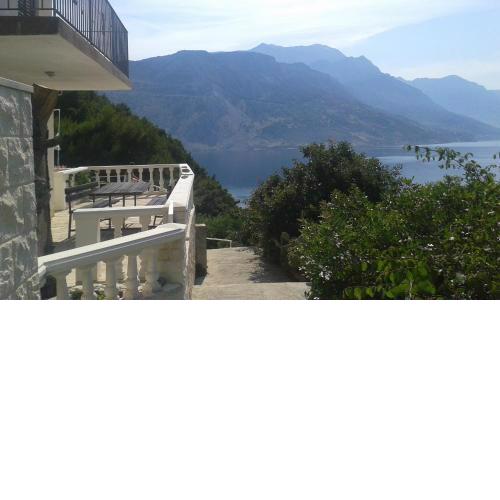 Apartments by the sea Pisak, Omis - 13716