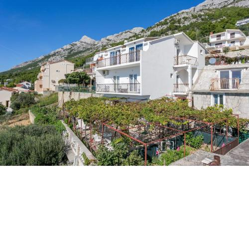 Apartments by the sea Pisak, Omis - 18141