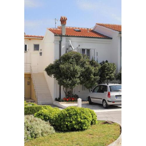 Apartments by the sea Postira, Brac - 5660