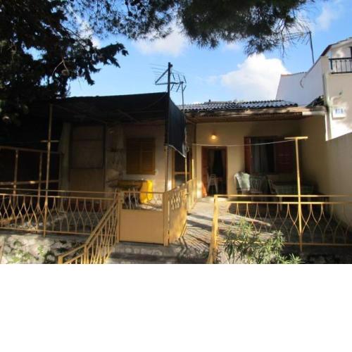 Apartments by the sea Primosten - 12427